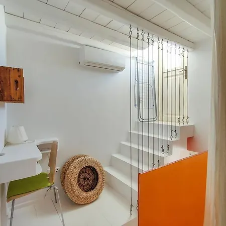 The Sunday House In The Heart Of *