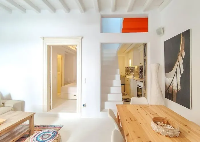 Дом отдыха The Sunday House In The Heart Of